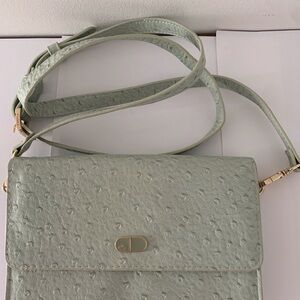 Elegant Mint Green Textured Women's Crossbody Wallet